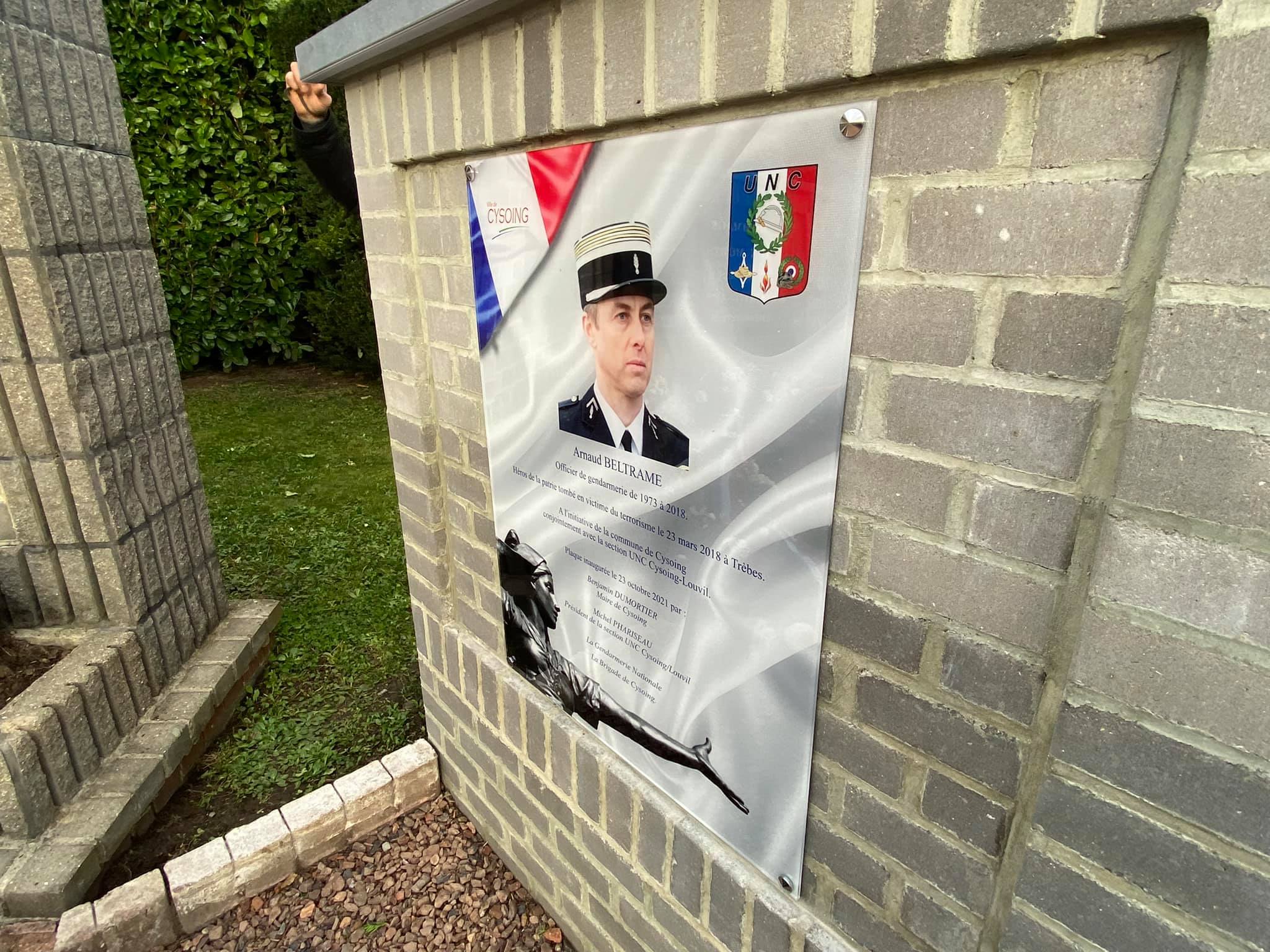 Stele Arnaud Beltram